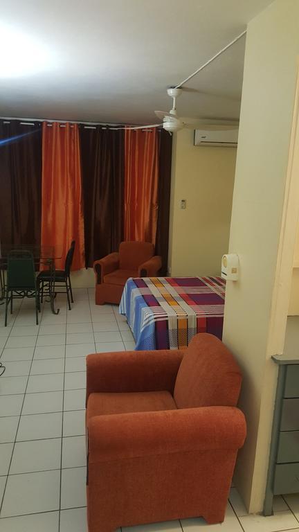 Comfortable Suite 1 Кінгстон Екстер'єр фото