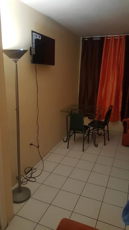 Comfortable Suite 1 Кінгстон Екстер'єр фото